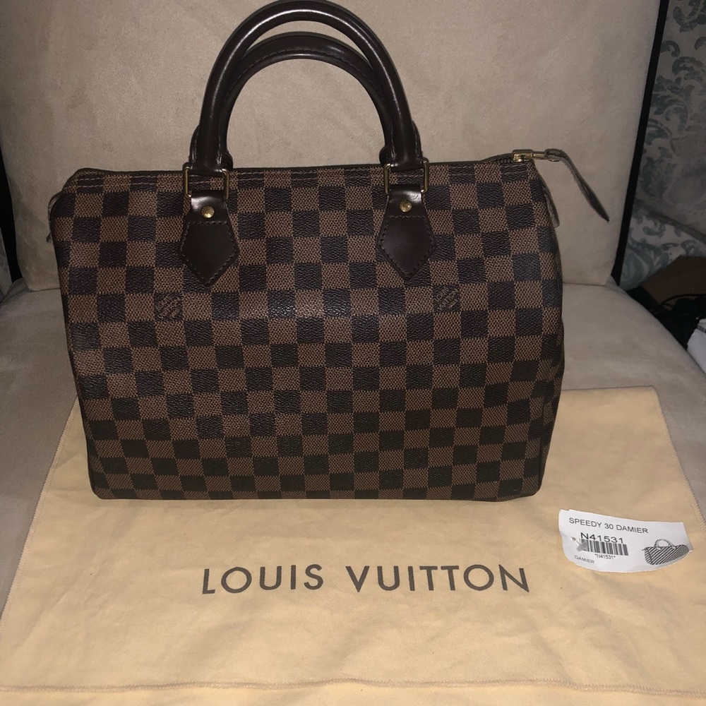 100% Authentic Louis-Vuitton speedy 30 Damier Bag.